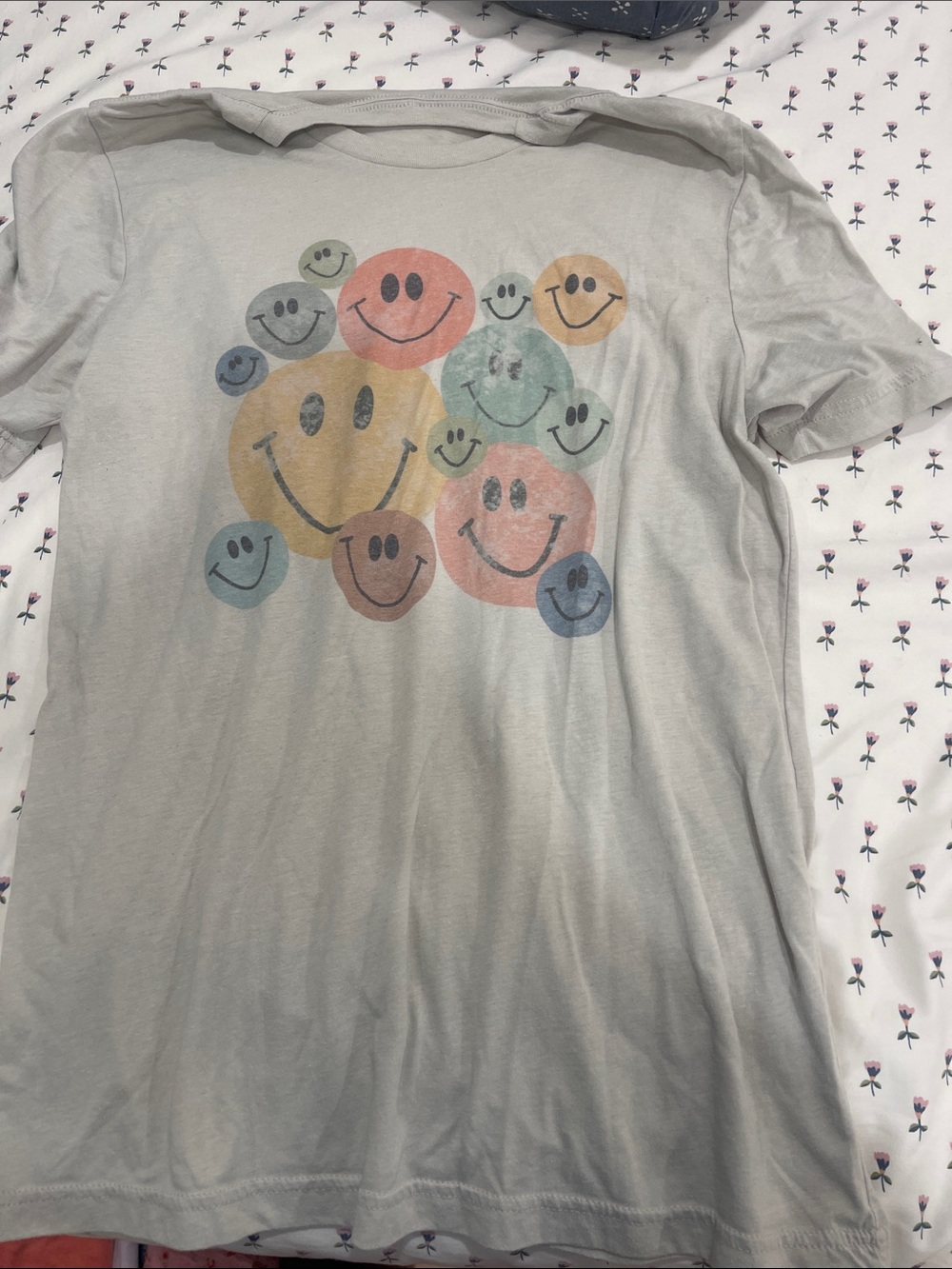 Smiley Face Graphic Tee - Light Gray